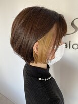 ゼ シール(Ze seal)&nbsp;ショートボブ◎インナーカラーベージュアッシュイヤリングカラー