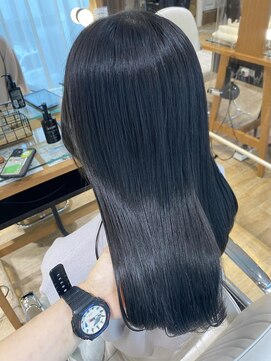 ネオリーブ チロル 横浜西口店(Neolive CiroL.) 地毛風カラー ブルーグレージュ 艶髪 暗髪カラー