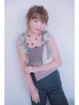 オジコロジ(ojiko.roji) ☆月曜営業☆ojiko.華奢見えアレンジ【ほつれ髪ローポニー】