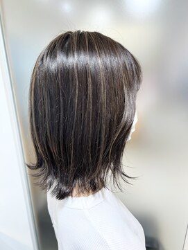 バブ バイネオリーブ(Bab by neolive) コントラストハイライト　外ハネ　グレージュ