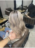 外国人風バレイヤージュ ハイライトカラー アッシュベージュ