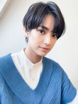 センターパートニュアンスパーマワンカールパーマツーブロック