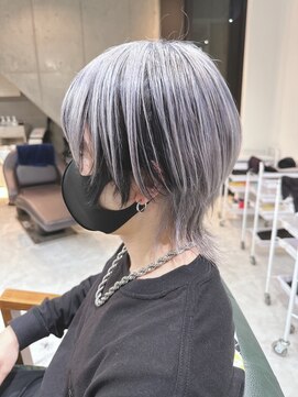 デイズ(days) インナーカラー/ツートンカラー/ウルフショートアッシュシルバー