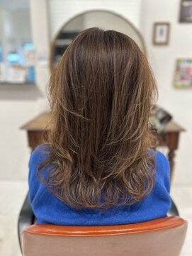 アス(Us) 明るく白髪染め