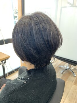 ハヤスズ美容室 大人ショート