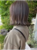 切りっぱなしボブ×オリーブグレージュ