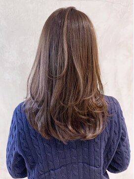 アイティーバイアルバム 藤沢店(IT by ALBUM) セミロングレイヤー_カーキグレージュマッシュショート_ba318132