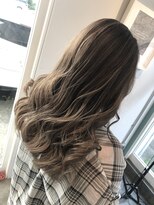 エモ(emo)&nbsp;外国人風バレイヤージュ