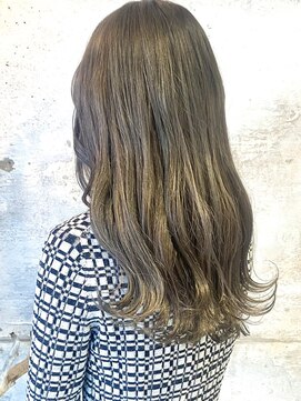 フー(fue’) 韓国風レイヤーカット/オリーブベージュ