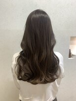 オリーブベージュ
