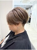 ハンサム刈り上げショート/白髪ぼかしハイライト