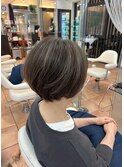 白髪美MAKEで肌馴染みばっちりの大人ショート!