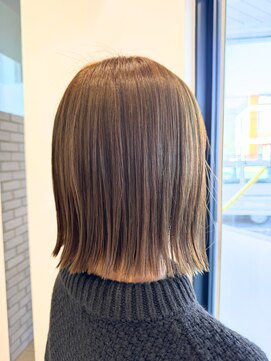 アッシュ 十日市場店(Ash) ダブルカラー / ブリーチなし / ミニボブ