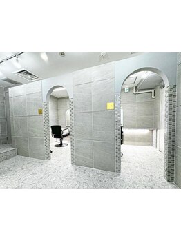 【梅田/全席完全個室】完全個室なので周りを気にせずくつろげます【梅田/レイヤーカット/韓国風/髪質改善】