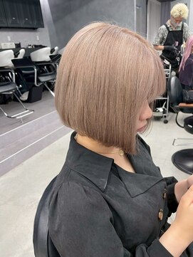 ラックスビールーチェ 沖縄那覇イオンモール店(LUXBE LUCE) ミルクティーベージュ
