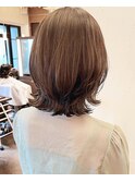 小顔イメチェン、ブルーグレージュカラーくびれレイヤーボブ