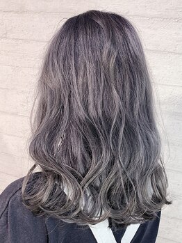 センシズヘアーデザイン 八王子(SENSES hair design)の写真/ダメージレスで透明感のあるデザインはお任せ！豊富な品揃えで一人ひとりに合ったカラーをご提案します♪