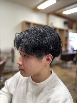 クネア(kunea) アップバングショート×ブルーブラック