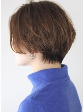 サーカス バイ ビュートリアム 青山(CIRCUS by BEAUTRIUM) ひし形シルエット　ショートボブ　手入れ簡単　ひし形ショート