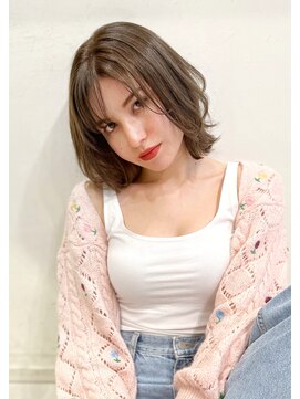 トルネード(TORNADO) アッシュベージュ外ハネレイヤーボブ　n4.12