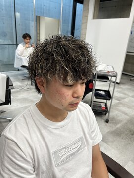 イーラ(era) マッシュ×メッシュ×ツイストスパイラルパーマ