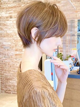 アンド ストーリーズ(&STORIES) 30代/40代/50代・絶壁解消・小顔前下がりショートボブ【倉田】