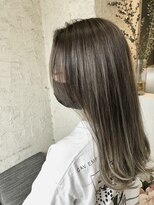 ペネロープ(Penelope)&nbsp;新宿/セミロング/ハイライト/グレージュ