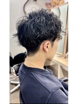 サロンドジョー(salon de joe) ツイストスパイラルパーマメンズマッシュ刈り上げ　奥東巧真