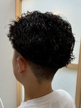 イゾラ(isola) 【isola】ツイストスパイラル/ダメージレスパーマ/工藤限定