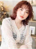 濡れ髪くるくるパーマミディアムボブウルフワインレッドa上尾