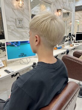 ティンク 関内(Tink) ホワイトベージュ