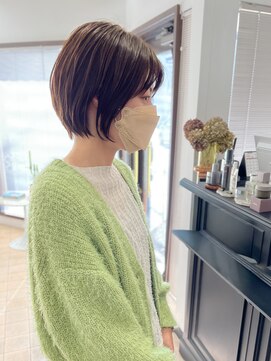 コース(CORS) ショートボブ 前髪あり グレージュ ベージュ
