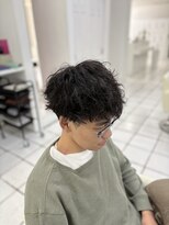 トイロ(toiro)&nbsp;圧倒的イケイケ感出すならこれ！ツイストスパイラルパーマ♪