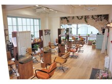 セピアージュ ドゥー(hair beauty clinic salon Sepiage deux)の雰囲気（温かい雰囲気のサロンで優雅な休日を。）