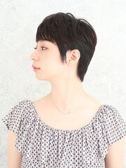 30代40代おススメの耳かけ黒髪夏ショートスタイル☆