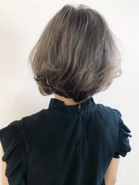 リコ(LIKO) ゆるふわ大人ボブ☆デザインカラー/ハイライト/ローライト