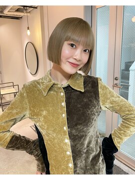 ルーム(Loom.) ハイトーン ブリーチ ケアブリーチ ベージュ ボブ ミニボブ