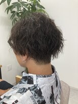 ラシル バイ レストプラス(racil by rest plus)&nbsp;センターパートスパイラルで大人おしゃれに◎