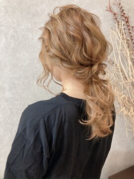 アールイー(Re:) 【ヘアセット】ローポニー　ポニーテールアレンジ