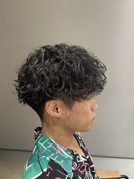 ウノプリールヴァモス(unopulir Vamos) 刈り上げメンズ波巻きスパイラルパーマ黒髪マッシュ