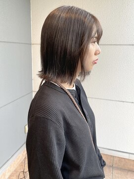ヘアーアイストゥーレ(HAIR ICI TRE) 大人可愛いくすみカラーアッシュグレーベージュ担当渡辺聖