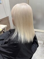 アストレアバイイーリス(ASTRAEA by Iris)&nbsp;ホワイトブロンド×ブリーチ