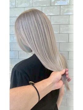 テラ 仙台(Tera) ホワイトカラー ペールベージュ ホワイトベージュ