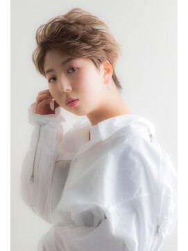 ジャン クロード ビギン 表参道店(JEAN CLAUDE BIGUINE) モードなハイトーンショート  20代30代40代