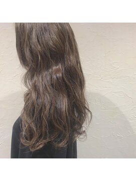 フィオーレ ヘアデザイン(FIORE hair design) 透明感たっぷりヌーディーカラー