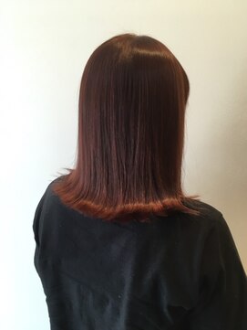 ビーブラッシュ(B.Brush) 外ハネ×ベリーピンク