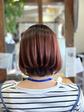 ヤソ(yaso) 束感ショートボブとピンク