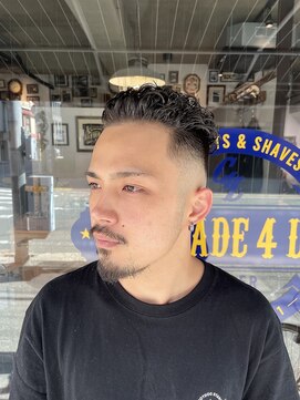 カムレイドフォーライフ(COMRADE 4 LIFE) 担当西村　ハードパーマ