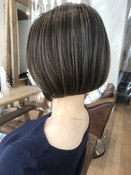 チル(CHILL) 【Meg】大人可愛い×丸みボブ×コントラストハイライト×松山