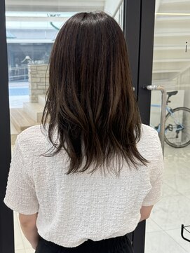 エブリ(evri) 「evri」レイヤーカット ミディアム 静岡駅美容室